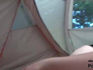 Δημόσιο camping : έφηβος/η γαμώ σε ένα tent