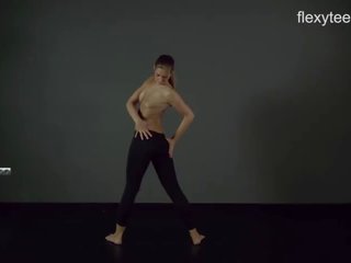 Flexyteens - zina filme flexibel nackt körper