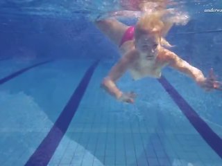 Super Elena videos what she can do under Water