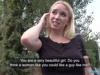 Publiek agent heet blondine tiener russisch vera jarw genageld buiten