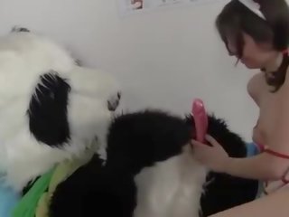 Jung krankenschwester gefickt mit teddy bär
